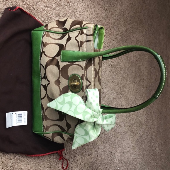 Coach 11557 Hampton Signature Madeline Tote - Picture 2 of 7